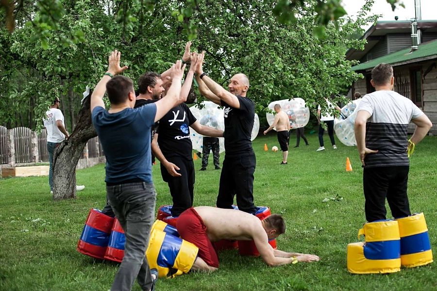 гигантский футбол