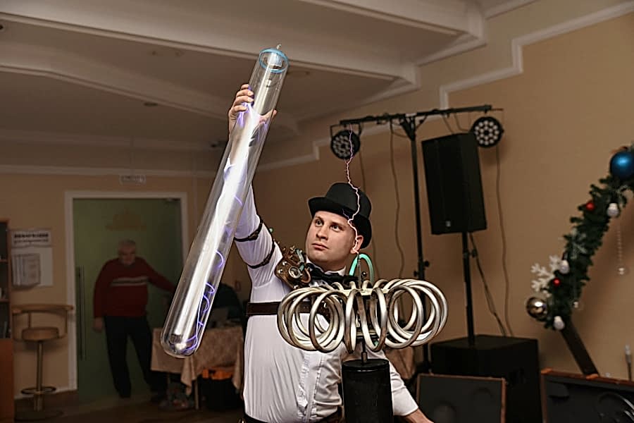 тесла-шоу на новогодний корпоратив